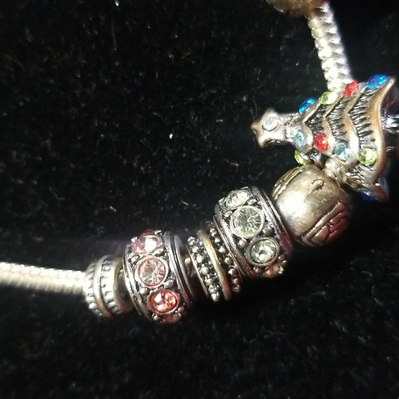 Christmas Charm Bracelet - Picture 3 of 7